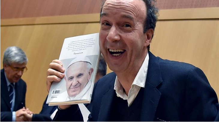 El primer libro del papa, un evento literario con Benigni como padrino